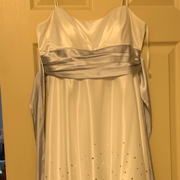 Dress - Picture 1 of 2